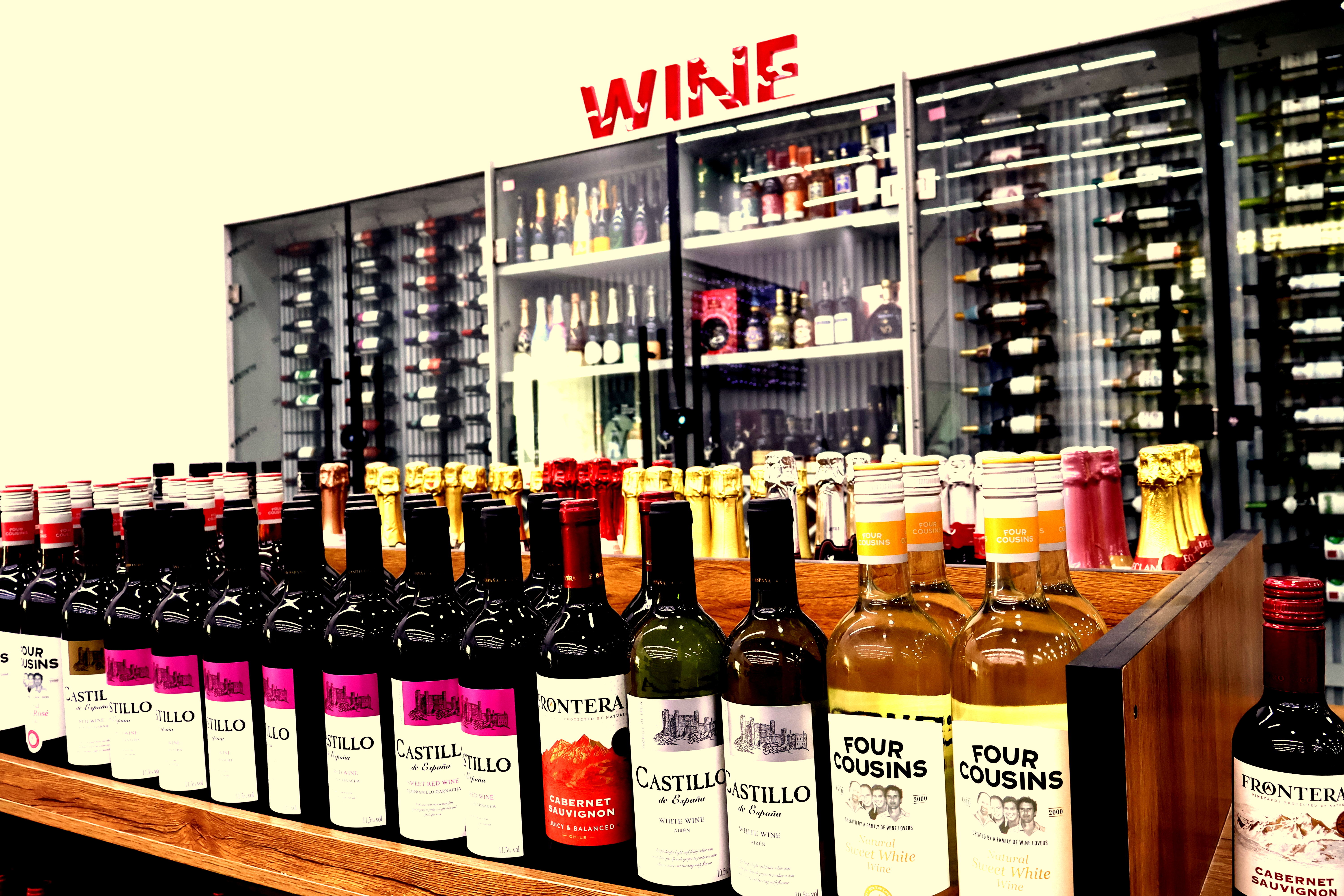 Upside Resturant and Cafe by Mophth in Spar Road